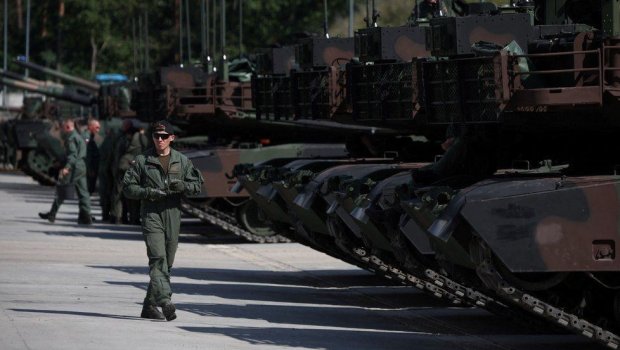 Polşa tarixində ilk dəfə ən böyük hərbi parad keçirilir - FOTO 