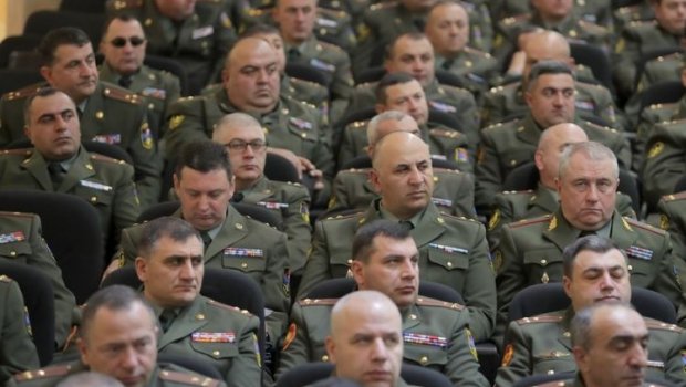 Ermənistanda hərbi komissar rüşvət aldığı üçün HƏBS OLUNDU 
