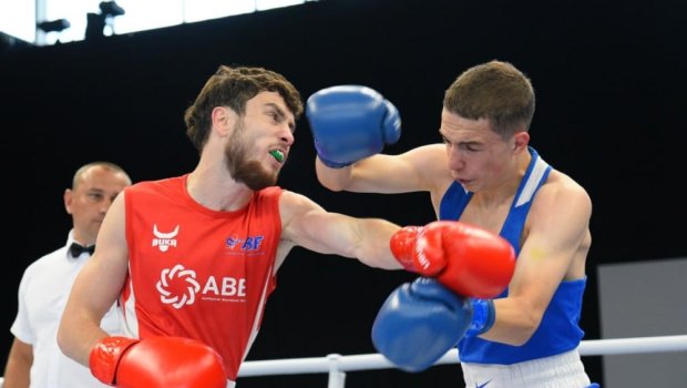 Azərbaycan boksçusu Yekaterinburq şəhərində yarımfinala yüksəldi - FOTO