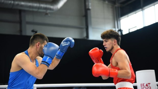 Daha bir boksçumuz Yekaterinburq şəhərində yarımfinala yüksəldi - FOTO