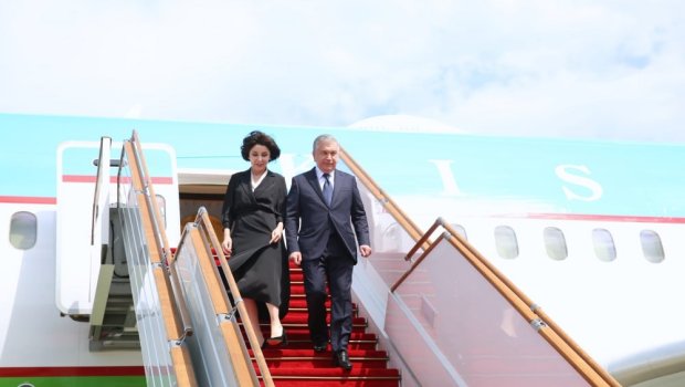 Şavkat Mirziyoyev Azərbaycana dövlət səfərinə gəldi - FOTO