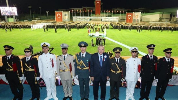 Üç azərbaycanlı Türkiyədə zabit rütbəsi alıb - FOTO 