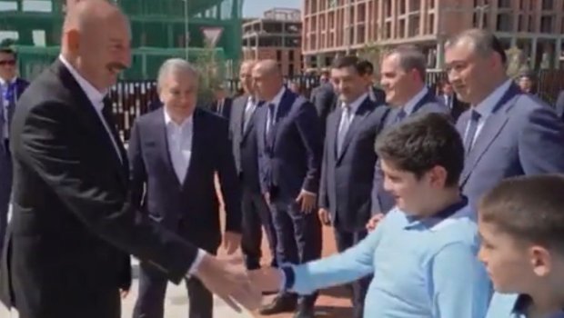 Prezidentlərin Füzulidə yeni açılmış məktəbin şagirdləri ilə görüşündən səmimi VİDEO