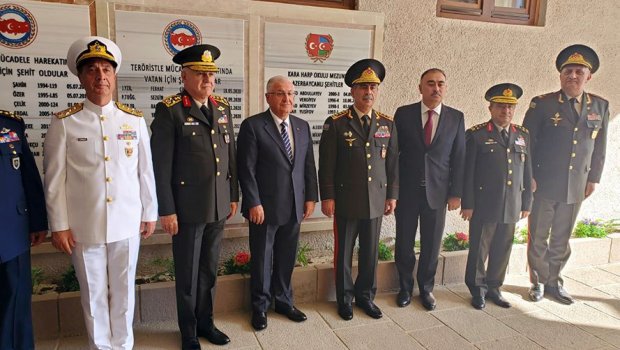 Zakir Həsənov Türkiyənin Quru Qoşunları məktəbinin buraxılış mərasimində iştirak edir - FOTO 