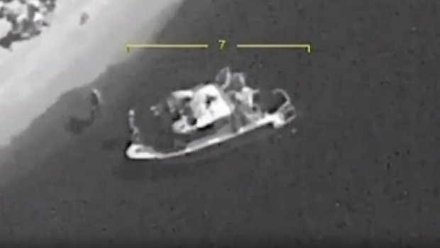 Ukrayna “Bayraktar TB2” vasitəsilə Rusiya katerini məhv edib - VİDEO