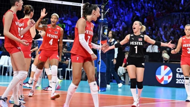 Türkiyənin qadın voleybolçuları ilk dəfə Avropa çempionu oldular - VİDEO