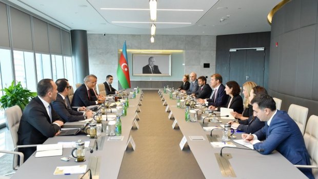 Avropa Yenidənqurma və İnkişaf Bankı ilə əlaqələrin inkişafı müzakirə olunub - FOTO 