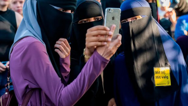 Fransa məktəblərində müsəlman geyimləri QADAĞAN EDİLDİ 