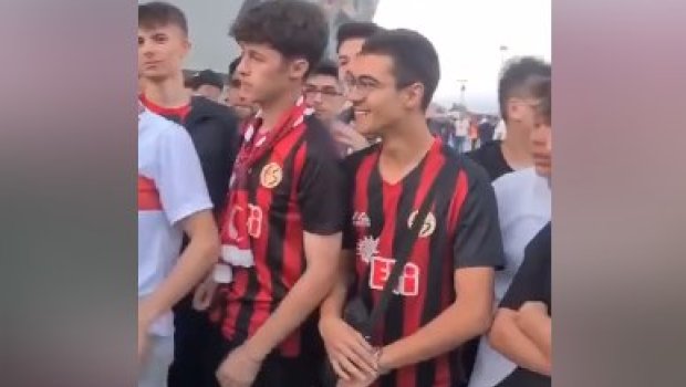 Türkiyəli azarkeşlər Ermənistan millisiylə oyun öncəsi “Qarabağ bizimdir” səsləndirdilər - VİDEO 