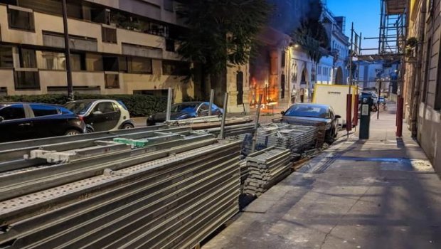 İranın Fransadakı səfirliyinə hücum olub - FOTO