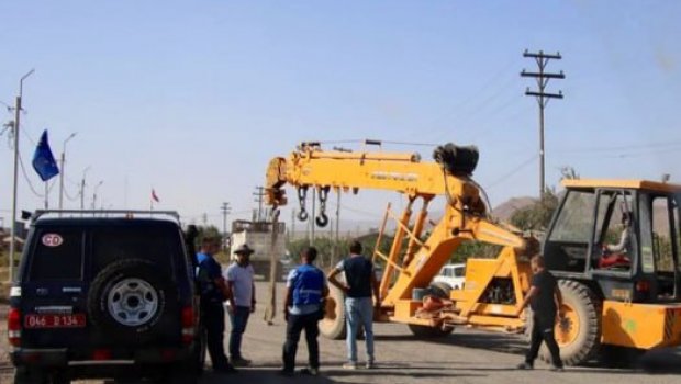 Ermənilər Azərbaycanla sərhəddə tikilən zavodu başqa yerə KÖÇÜRÜR