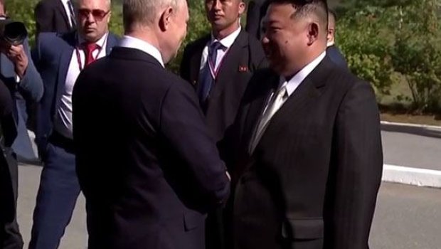 Kim Çen İn Putini Şimali Koreyaya dəvət etdi