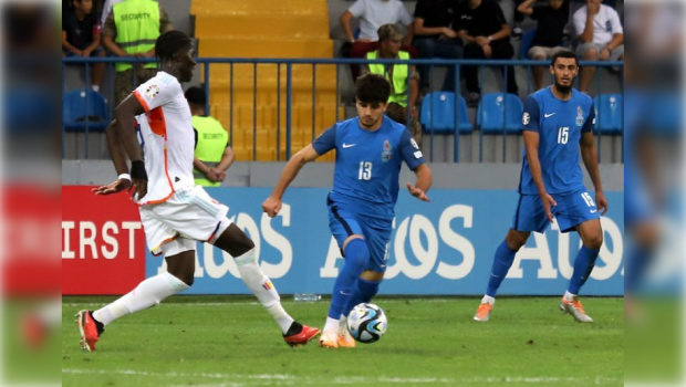 “Neftçi” millimizin üzvünü transfer edir