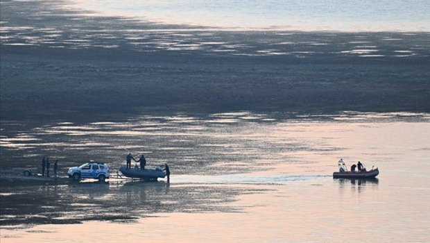 İzmirdə qəzaya uğrayan helikopterdən ikinci pilot da xilas edildi