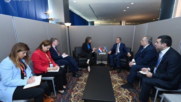 Ceyhun Bayramov niderlandlı həmkarını Ermənistanın terror hücumları barədə məlumatlandırıb - FOTO 