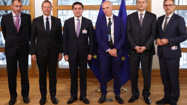 Hikmət Hacıyev Brüsseldə Qriqoryanla GÖRÜŞDÜ