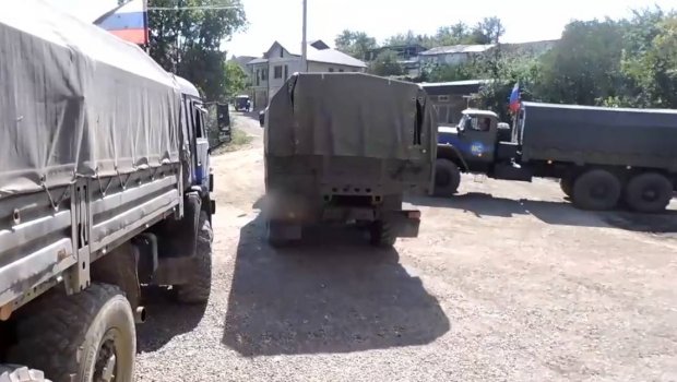 Rus sülhməramlılar Xankəndi çörək zavoduna 10 ton un aparıb - VİDEO