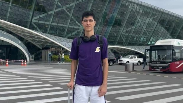 Boyu  210 santimetr olan 15 yaşlı basketbolçumuz ABŞ-a yollandı