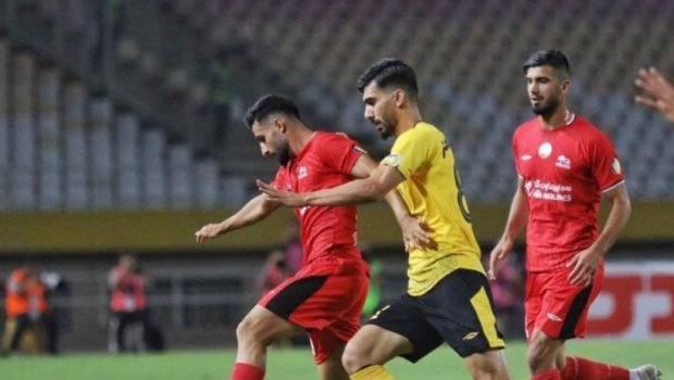 “Traktor” darmadağınla liderliyə yüksəldi