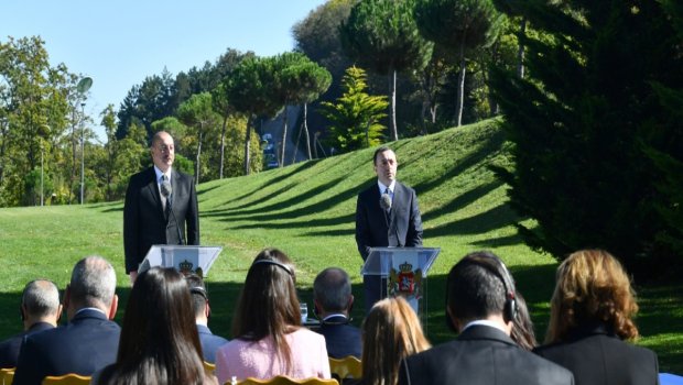 İlham Əliyev və İrakli Qaribaşvili mətbuata bəyanatlarla çıxış etdilər - VİDEO