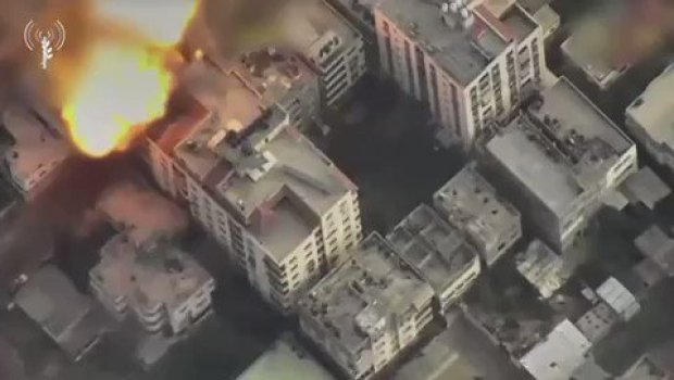 İsrail ordusu HƏMAS qüvvələrinin yerləşdiyi binalara zərbələr ENDİRİR - VİDEO 