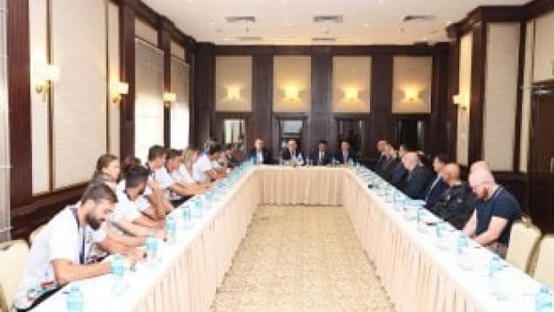 Federasiya prezidenti Avropa Kubokunun qalibləri ilə görüşüb - FOTO 