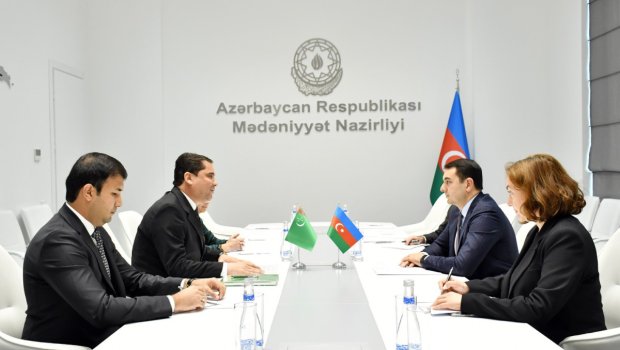 Mədəniyyət nazirinin türkmənistanlı həmkarı ilə görüşü baş tutub - FOTO 