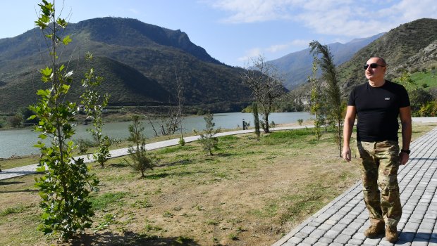 İlham Əliyev Suqovuşan qəsəbəsində istirahət parkının açılışında iştirak edib - FOTO