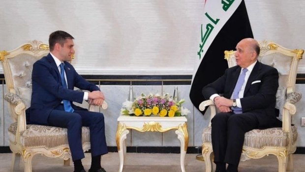 Azərbaycanın İraqa yeni təyin olunan səfiri etimadnaməsinin surətini ölkənin XİN başçısına təqdim edib - FOTO