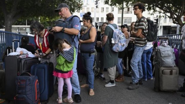 İsraillilər Livan sərhədindəki evlərini tərk edirlər