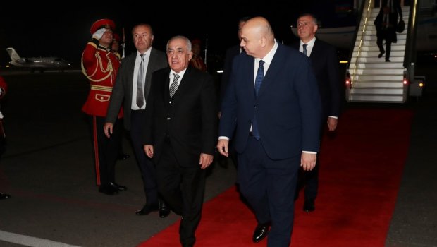 Baş nazir Gürcüstana səfər etdi, Beynəlxalq İpək Yolu Forumunda iştirak edəcək - FOTO/VİDEO