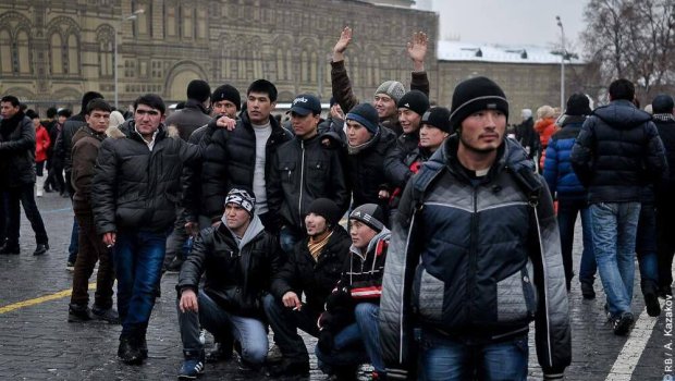 Rusiya Dövlət Duması miqrant işçiləri robotlarla əvəzləmək NİYYƏTİNDƏDİR 