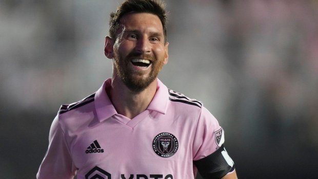 Messi karyerasında ən yaddaqalan qolunu açıqladı - VİDEO