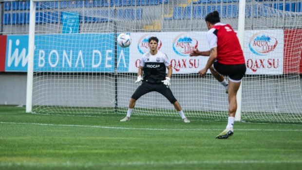 “Araz Naxşıvan” “Neftçi”nin futbolçusuna maraq göstərir