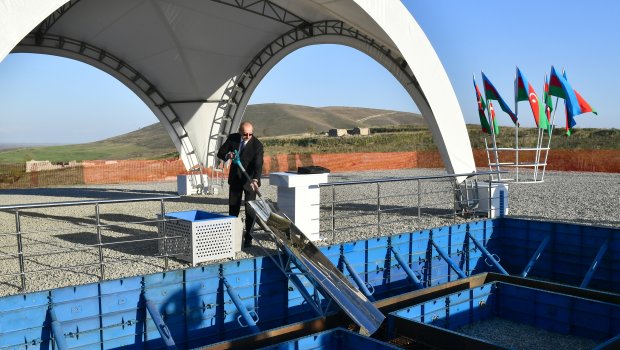 İlham Əliyev Füzuli rayonunda Qarğabazar kəndinin təməlini qoyub - YENİLƏNİB -FOTO/VİDEO