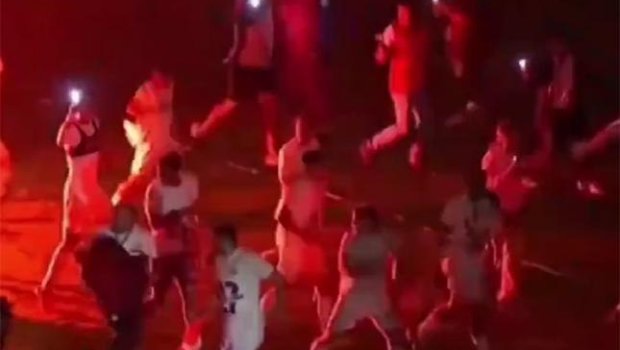 Çempionluğu qaranlıqda qeyd etdilər - VİDEO 