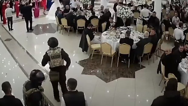 Rusiyada basqın edilən toyun sahibləri DANIŞDI - VİDEO 