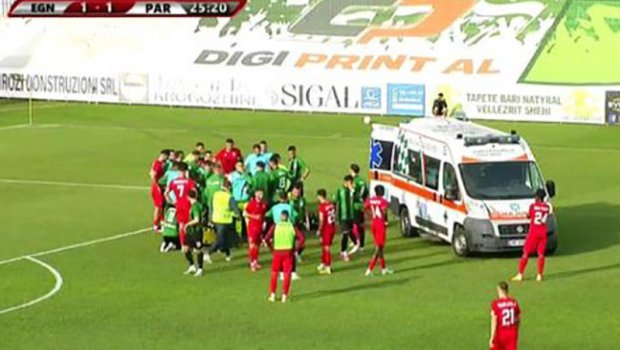 Azərbaycanlı futbolçunun komanda yoldaşı oyun zamanı öldü - FOTO