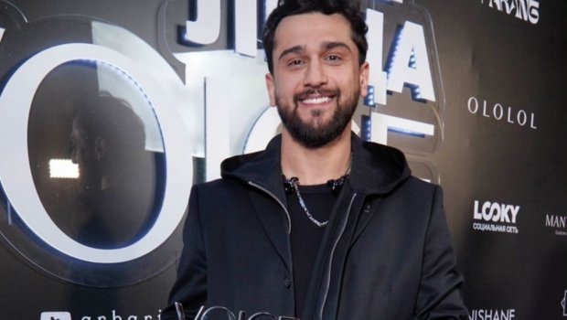 Jony Rusiyada növbəti dəfə ilin ən yaxşı müğənnisi SEÇİLDİ – FOTO 