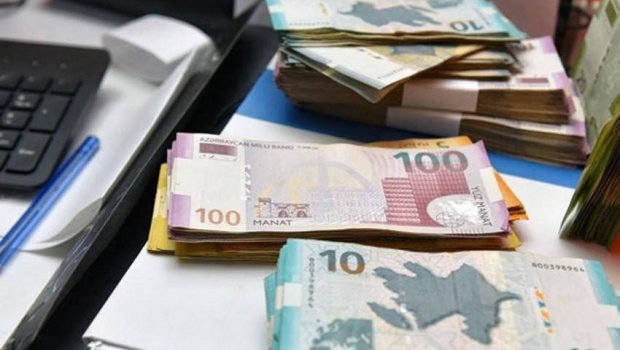 Dövlət büdcəsinin kəsiri 218 milyon manata düşüb