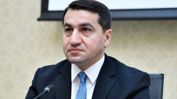 Hikmət Hacıyev: “Fransa Ermənistanın hərbiləşdirilməsi proqramına başlayıb”