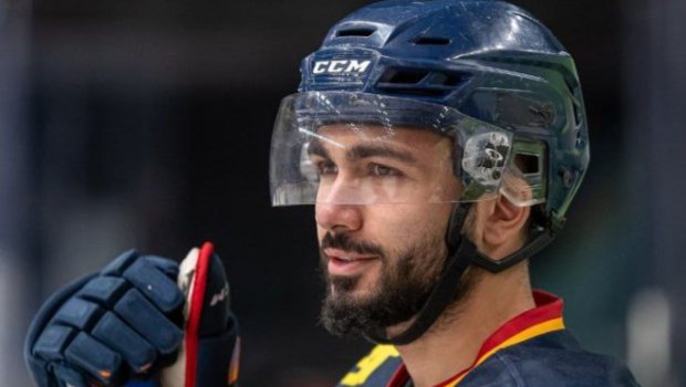 Futbol millimizin üzvü xokkey OYNADI – FOTO   