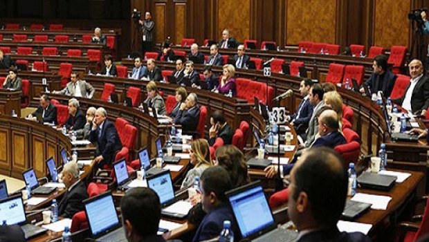 Ermənistanda növbədənkənar parlament seçkiləri keçiriləcək?