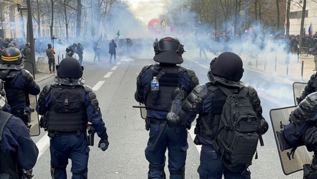 Fransada yeniyetmənin ölümü iğtişaşlara SƏBƏB OLDU