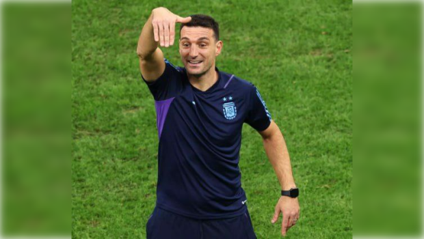 Dünya çempionu Argentina millisindən gedir