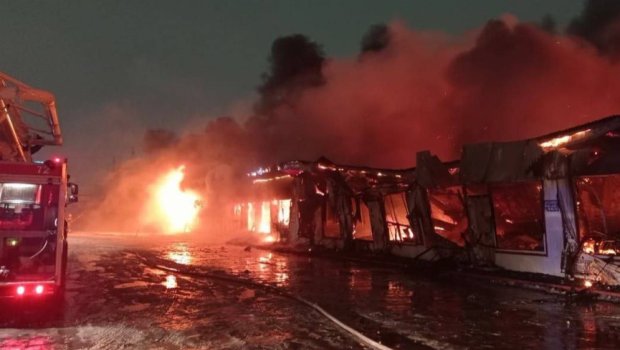 Rusiyanın daha bir bazarı YANIR - ANBAAN VİDEO