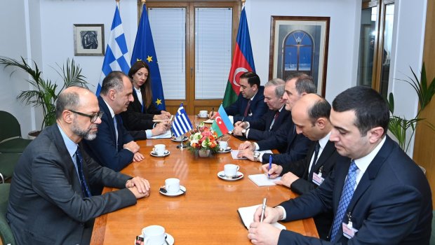 Ceyhun Bayramov yunanıstanlı həmkarı ilə regional əməkdaşlığı müzakirə edib - FOTO