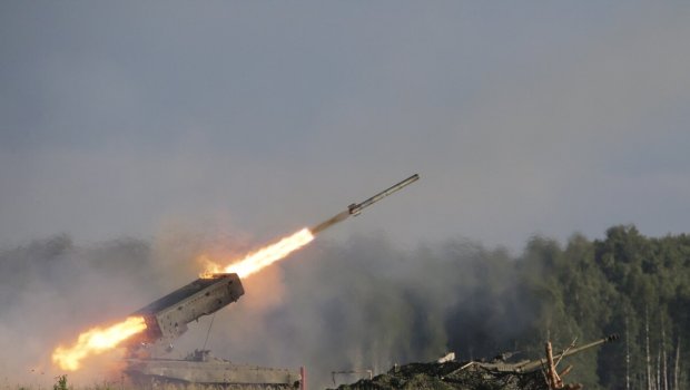 Rusiya Ukraynaya kütləvi raket zərbələri ENDİRİR - Kiyevdəki hava limanında partlayış olub