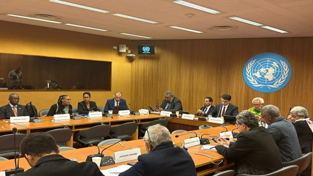 Fransanın neokolonializm siyasəti ilə bağlı Yekun Bəyannamə qəbul olundu - FOTO