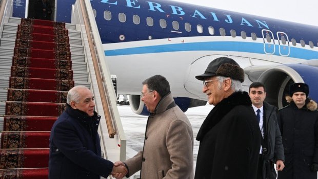 Baş nazir Rusiyaya GETDİ 